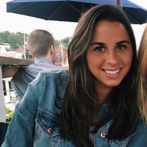 Meet your Posher, Olivia - Picture 1 of 1